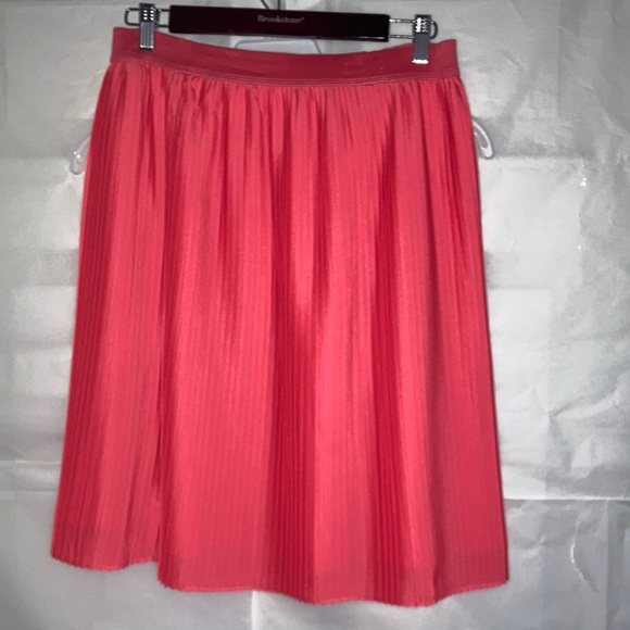 Lined, PLEATED SKIRT, Ellastic Waist, Merona /SIZE MEDIUM - Picture 1 of 7